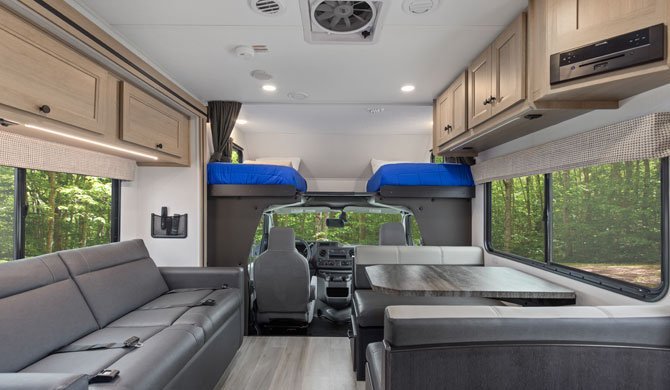 Het interieur van de CanaDream MHX camper