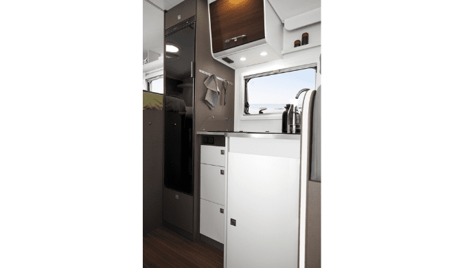 De keuken in de Just Go Pathfinder camper