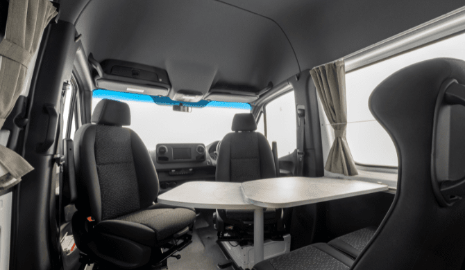 De dinette van de Britz Voyager Camper.