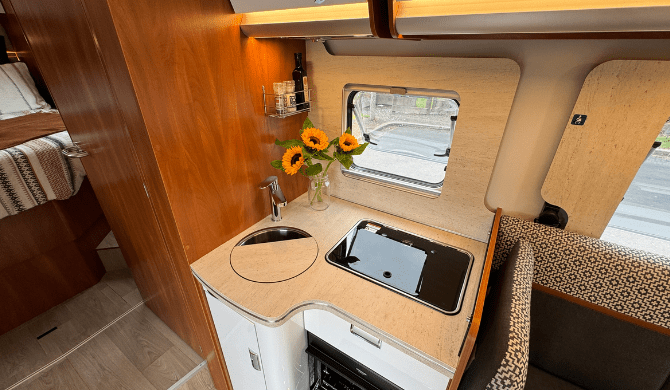 De keuken in de Odyssey camper