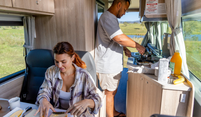 De keuken van de Apollo Euro Tourer. 