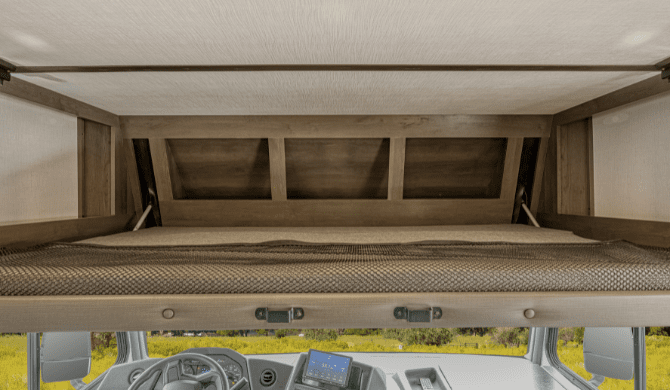 Het Pull Down bed in de Mighty A-Class Family Sleeper