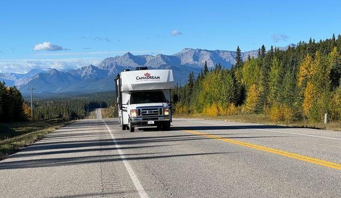 Ga op camperreis door Canada in de CanaDream MHC camper. 