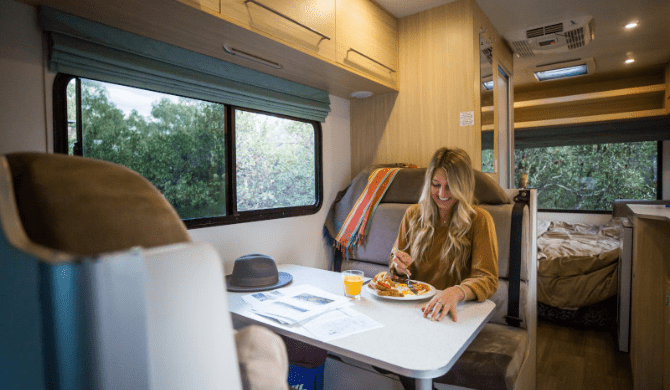 Het interieur van de Mighty Double Up Camper